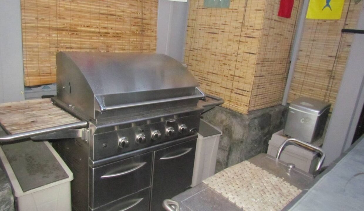 xr:d:DAFIsmKu8H8:83,j:32625774148,t:22081101