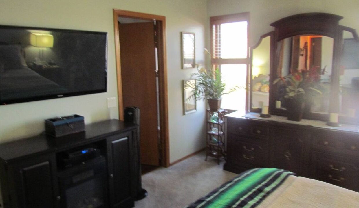 xr:d:DAFIsmKu8H8:72,j:32625619004,t:22081101